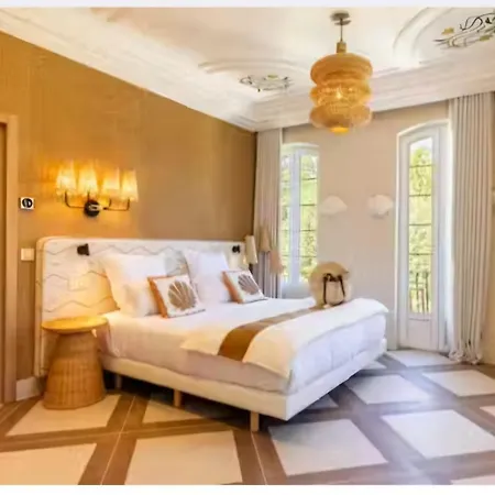 Bed and Breakfast Le Clos De La Pinede Et Ses Superbes 300 E Par