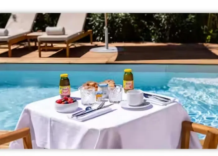 Le Clos De La Pinede Et Ses Superbes 300 E Par Отель типа 