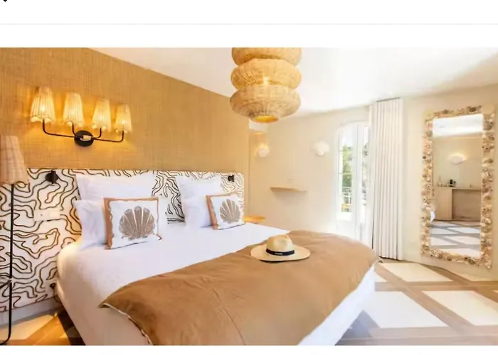 住宿加早餐酒店 Le Clos De La Pinede Et Ses Superbes 300 E Par 圣特罗佩